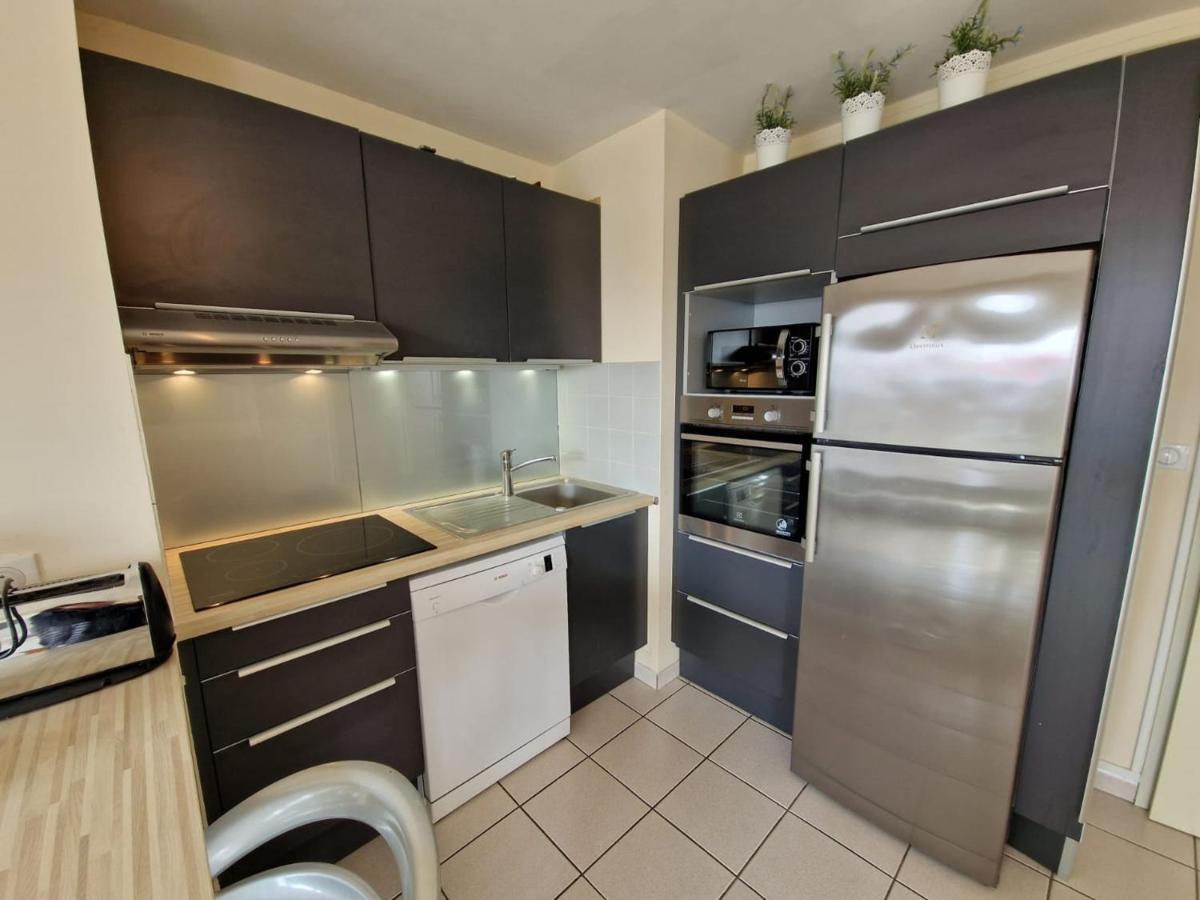 Appartement Avec Piscine, Tennis & Balcon, Centre-Ville Chatelaillon-Plage, 6 Pers, 2 Ch - Fr-1-706-17 Esterno foto